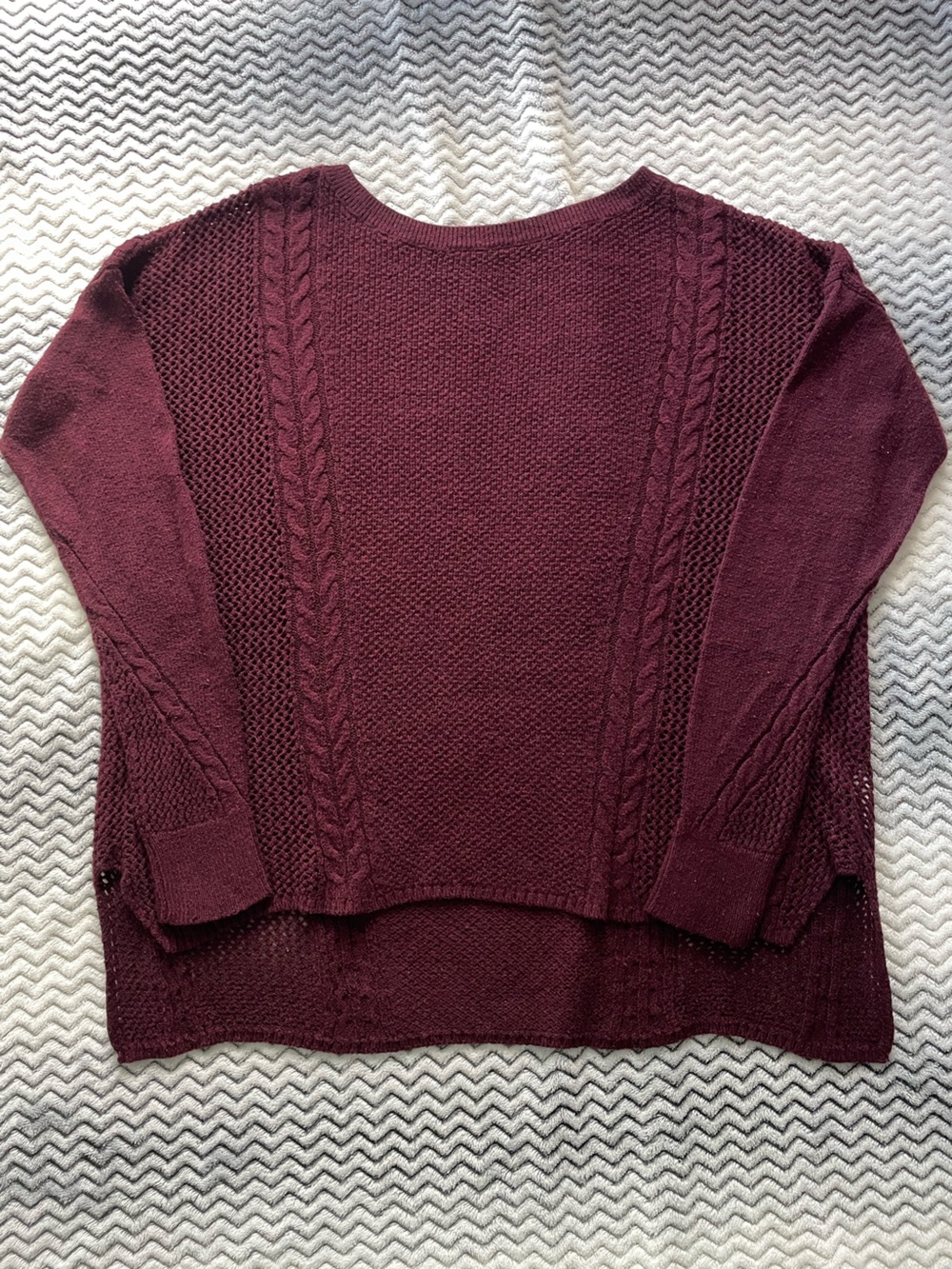 EUC American Eagle Outfitters Maroon Knit Pullover Sweater Size Small S/P